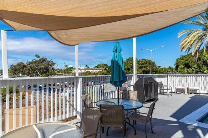 Da Kona West 305 Apartment *